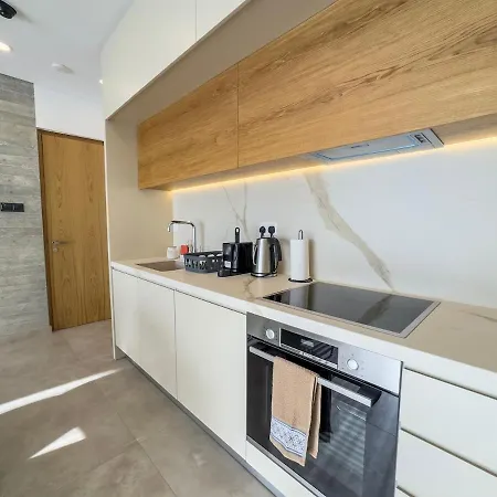 After B00klng Must Scаn Qr-c0dе --2 Bedroom Modern With View *